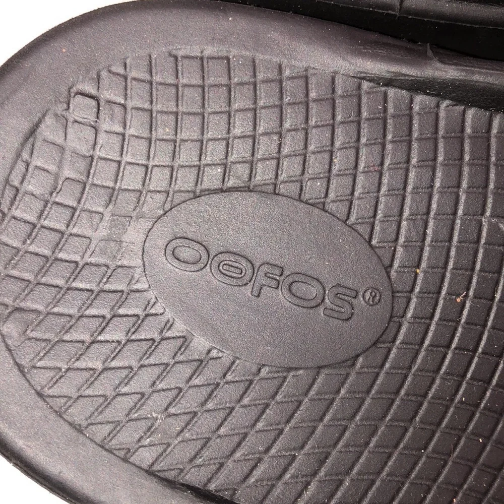 Oofos men’s black slide on sandals size EU 47/M14-W16